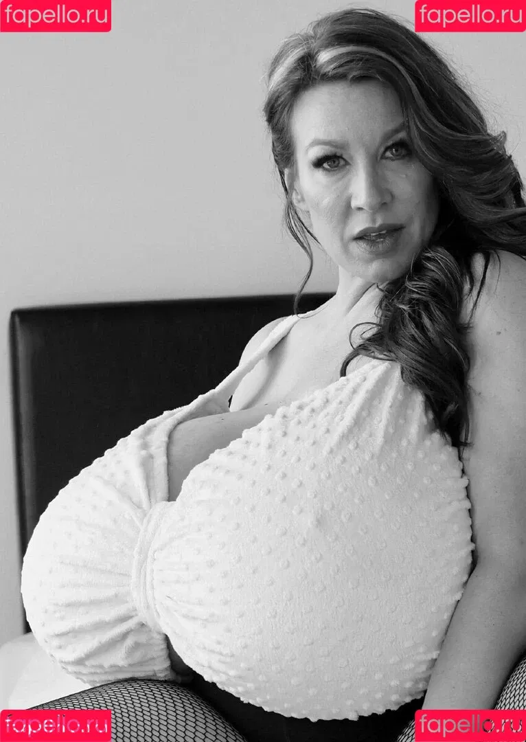 Chelsea Charms / chelsea_charms_ Onlyfans Photo Gallery 
