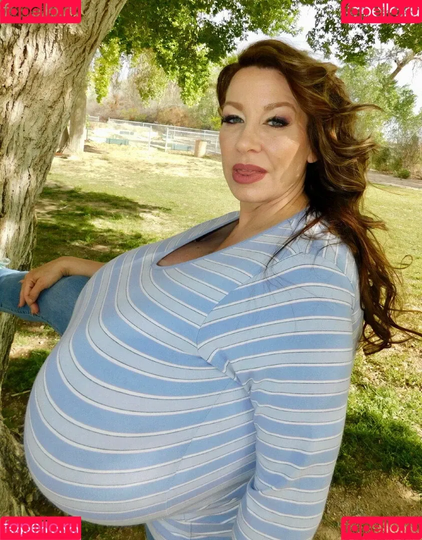 Chelsea Charms / chelsea_charms_ Onlyfans Photo Gallery 