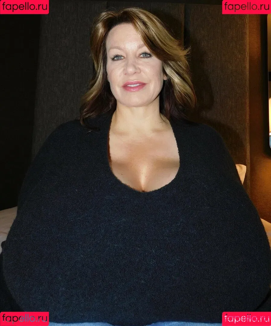 Chelsea Charms / chelsea_charms_ Onlyfans Photo Gallery 