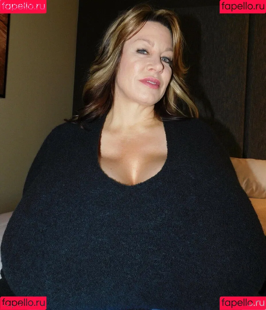 Chelsea Charms / chelsea_charms_ Onlyfans Photo Gallery 
