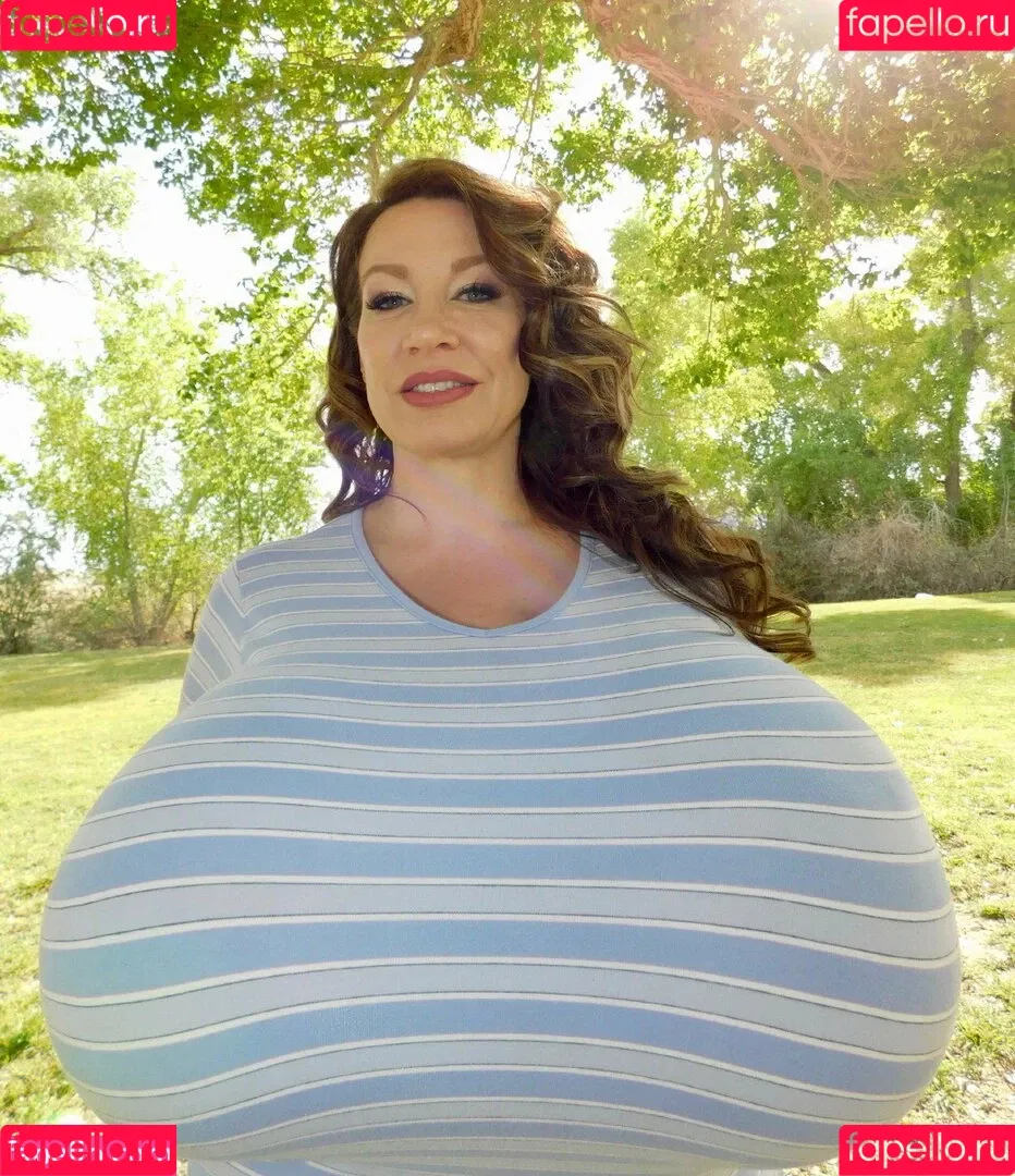 Chelsea Charms / chelsea_charms_ Onlyfans Photo Gallery 