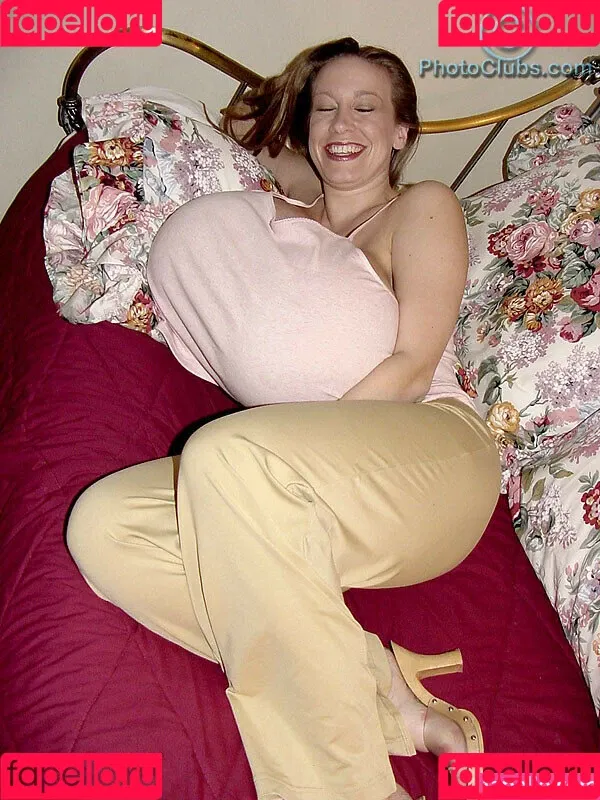 Chelsea Charms / chelsea_charms_ Onlyfans Photo Gallery 