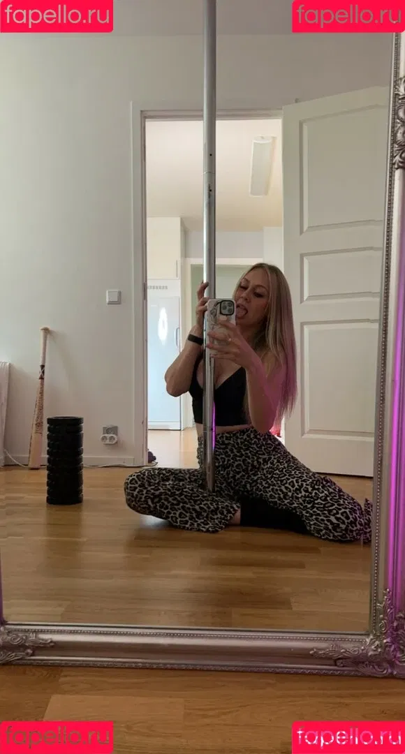 Kandyland / Kandylul / swishersweet13 Onlyfans Photo Gallery 