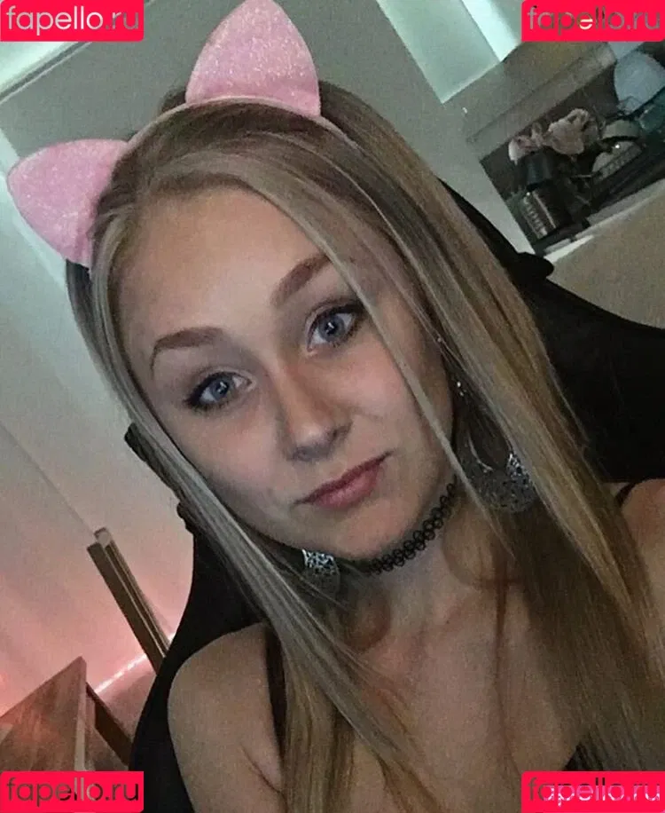 Kandyland / Kandylul / swishersweet13 Onlyfans Photo Gallery 