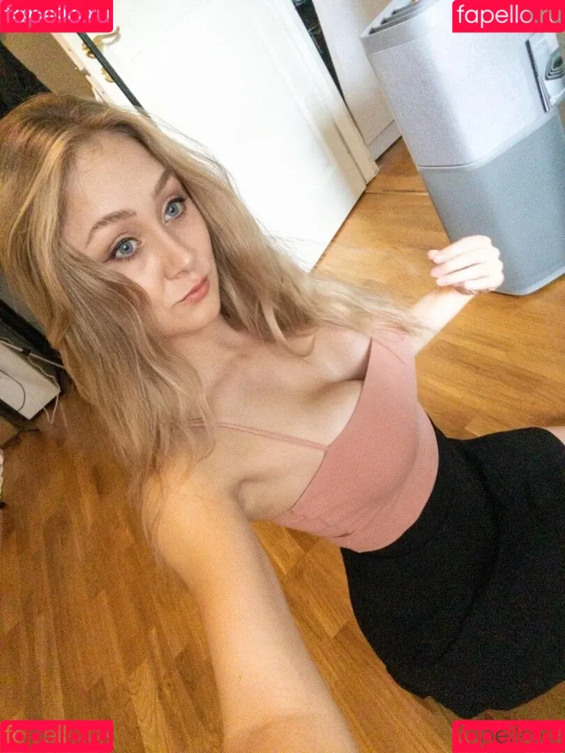 Kandyland / Kandylul / swishersweet13 Onlyfans Photo Gallery 