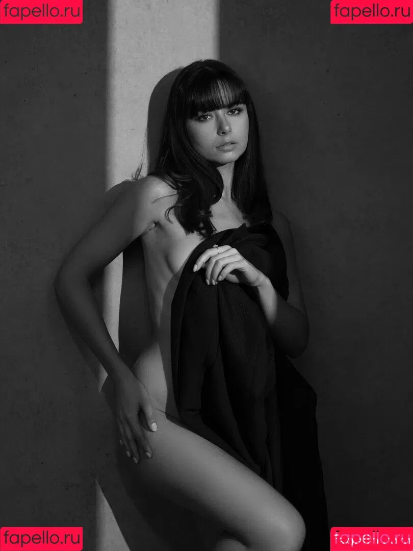 Sophia Gray / SophiaGray / sophiamjgray Onlyfans Photo Gallery 