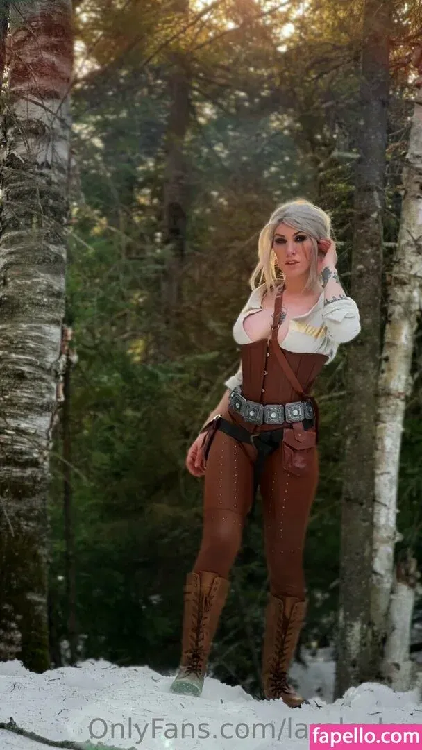 lara_free / lara_free_fire_ Onlyfans Photo Gallery 