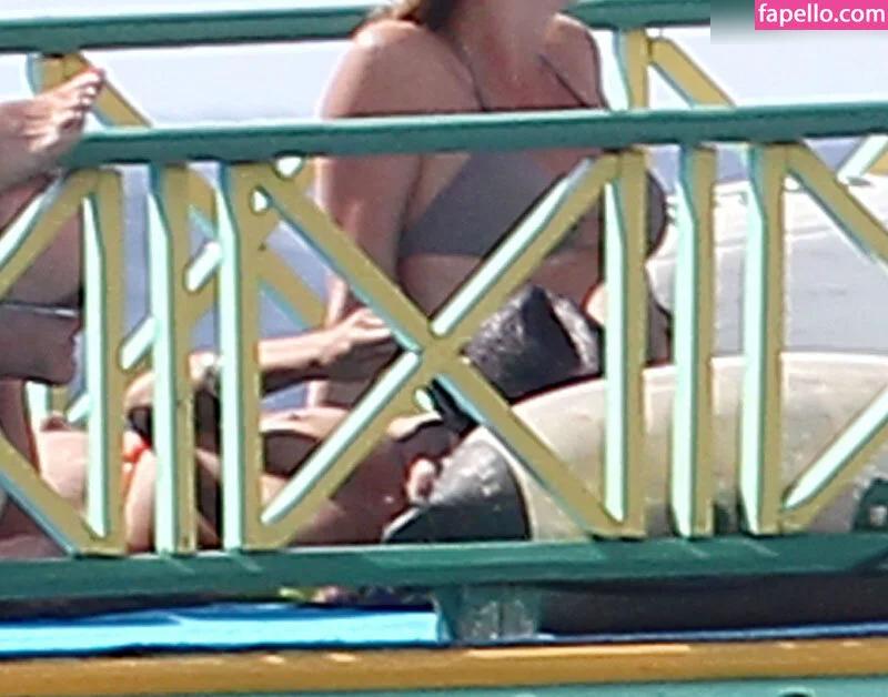 r.e.rosario / roseiaro Onlyfans Photo Gallery 