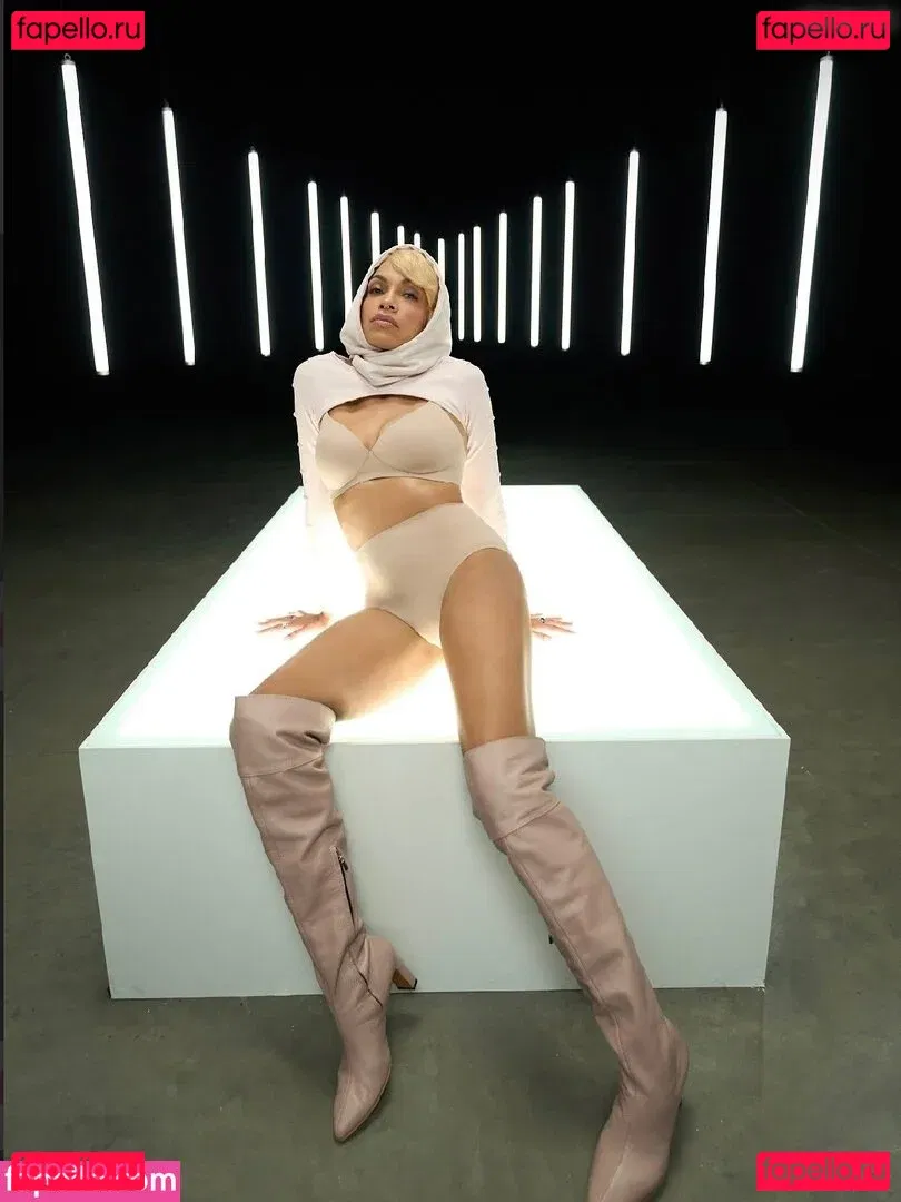 r.e.rosario / roseiaro Onlyfans Photo Gallery 