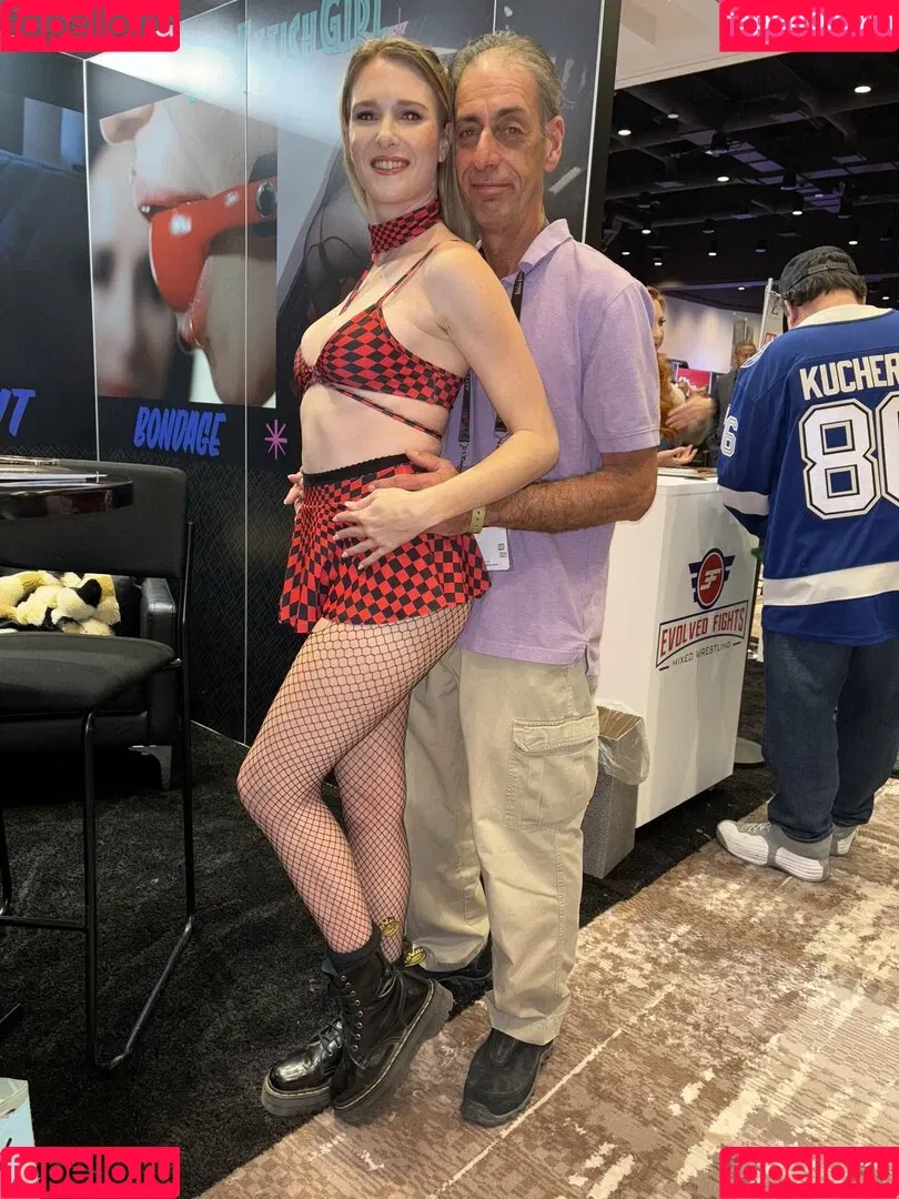 Ashley Lane / ashleylanexxx / priebusss Onlyfans Photo Gallery 