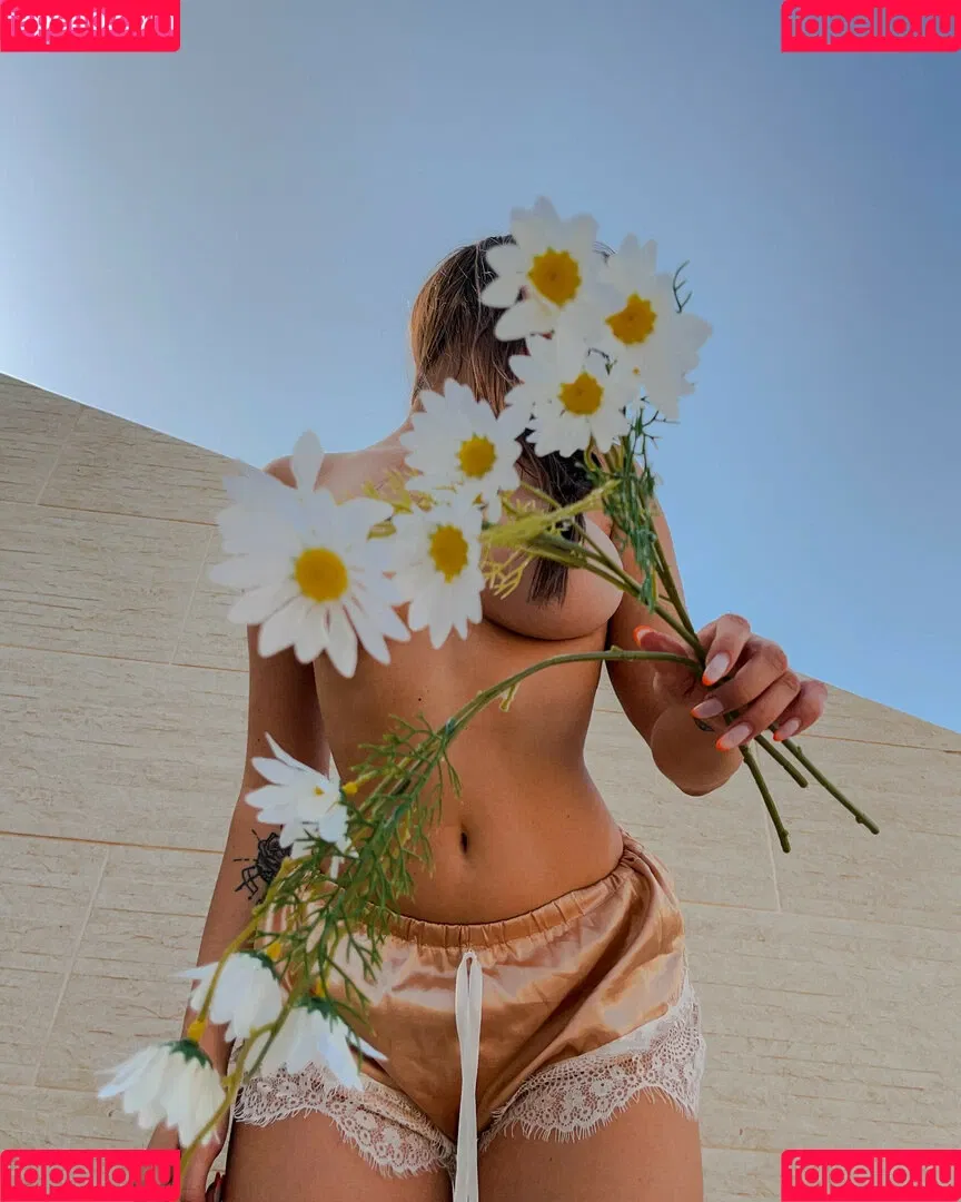 ilanosh / itsilanosh Onlyfans Photo Gallery 