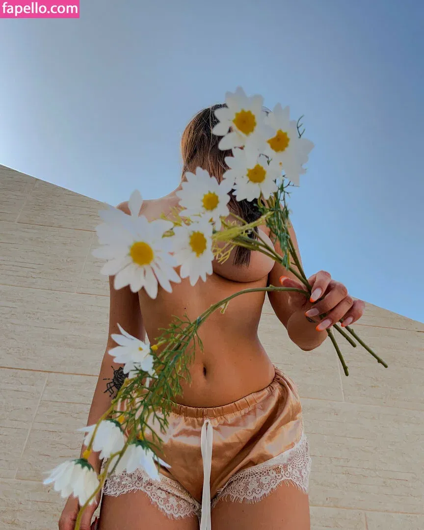 ilanosh / itsilanosh Onlyfans Photo Gallery 