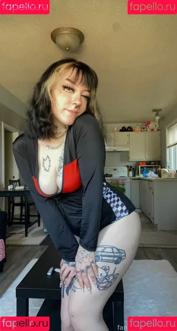 f_urbee / furbee._ / furbs0 Onlyfans Photo Gallery 