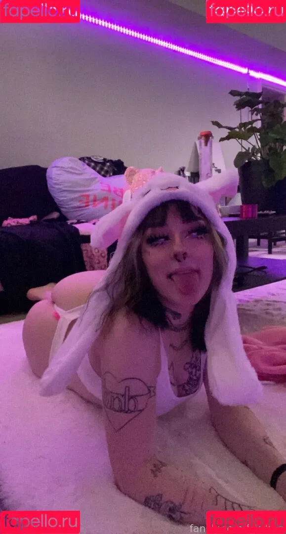 f_urbee / furbee._ / furbs0 Onlyfans Photo Gallery 
