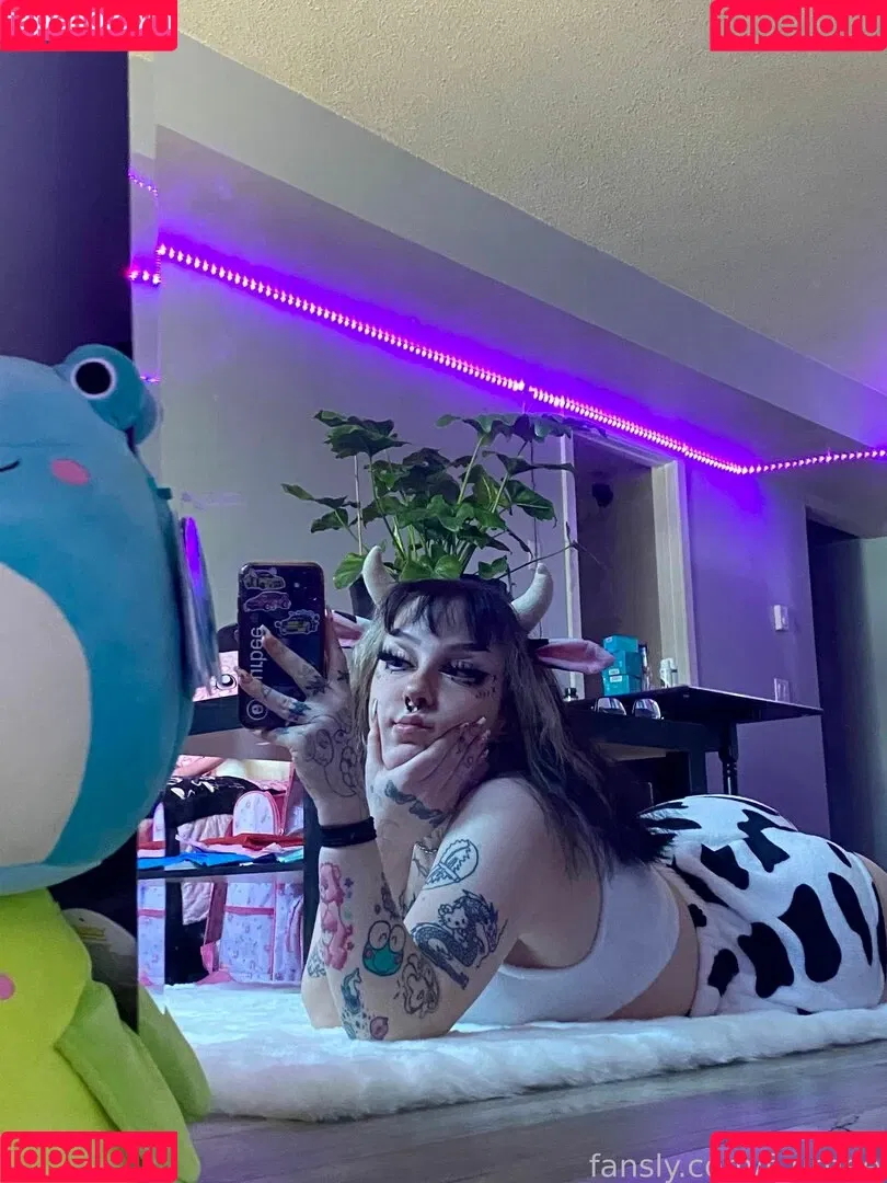 f_urbee / furbee._ / furbs0 Onlyfans Photo Gallery 