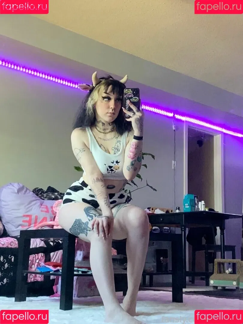 f_urbee / furbee._ / furbs0 Onlyfans Photo Gallery 
