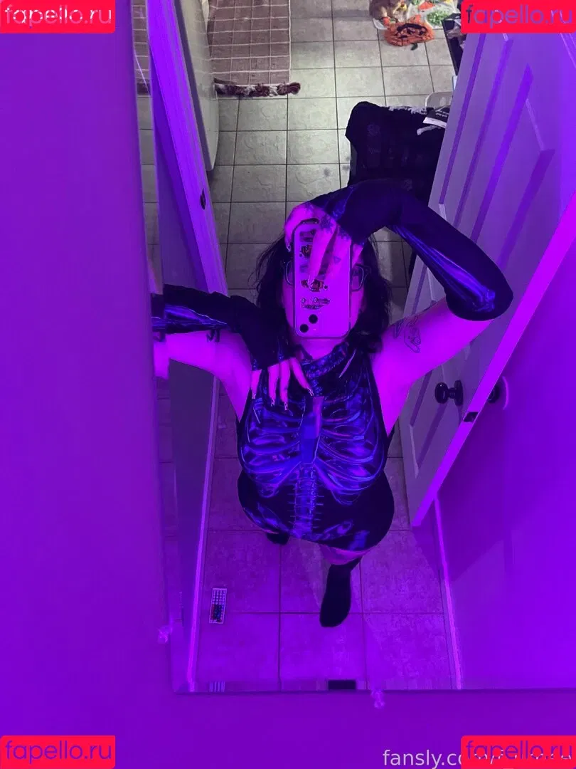 f_urbee / furbee._ / furbs0 Onlyfans Photo Gallery 
