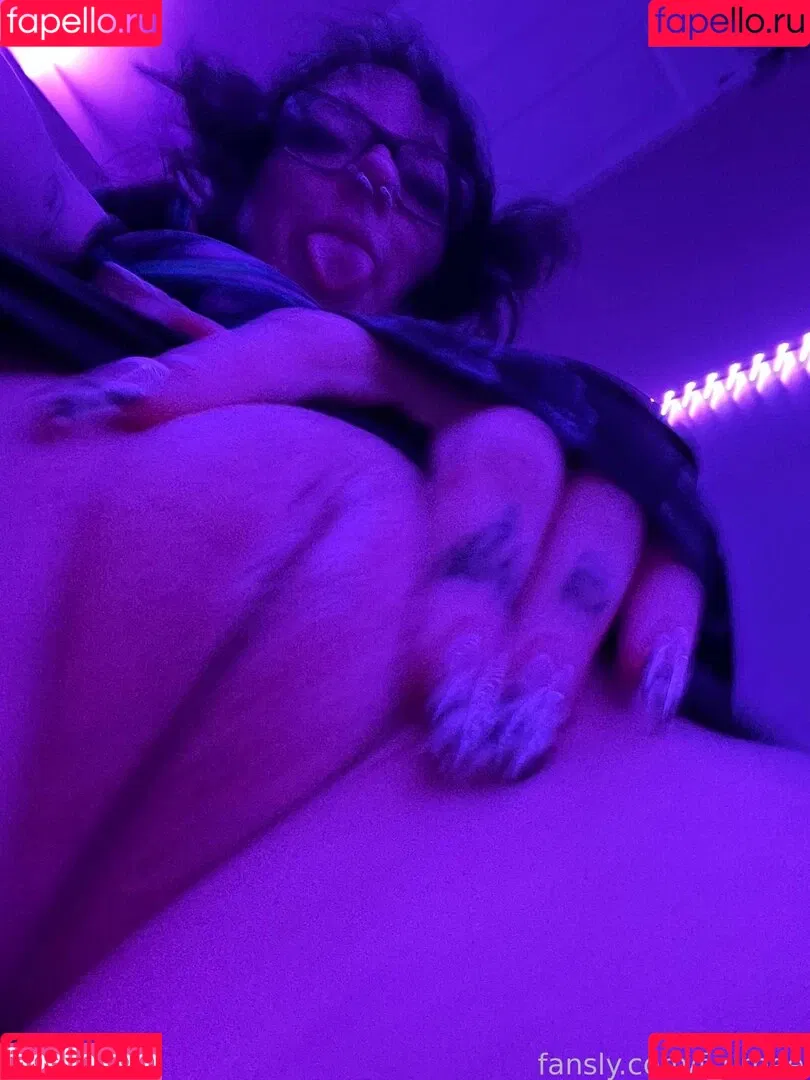 f_urbee / furbee._ / furbs0 Onlyfans Photo Gallery 