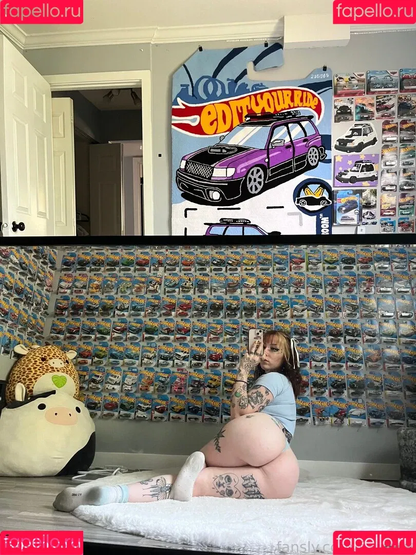 f_urbee / furbee._ / furbs0 Onlyfans Photo Gallery 