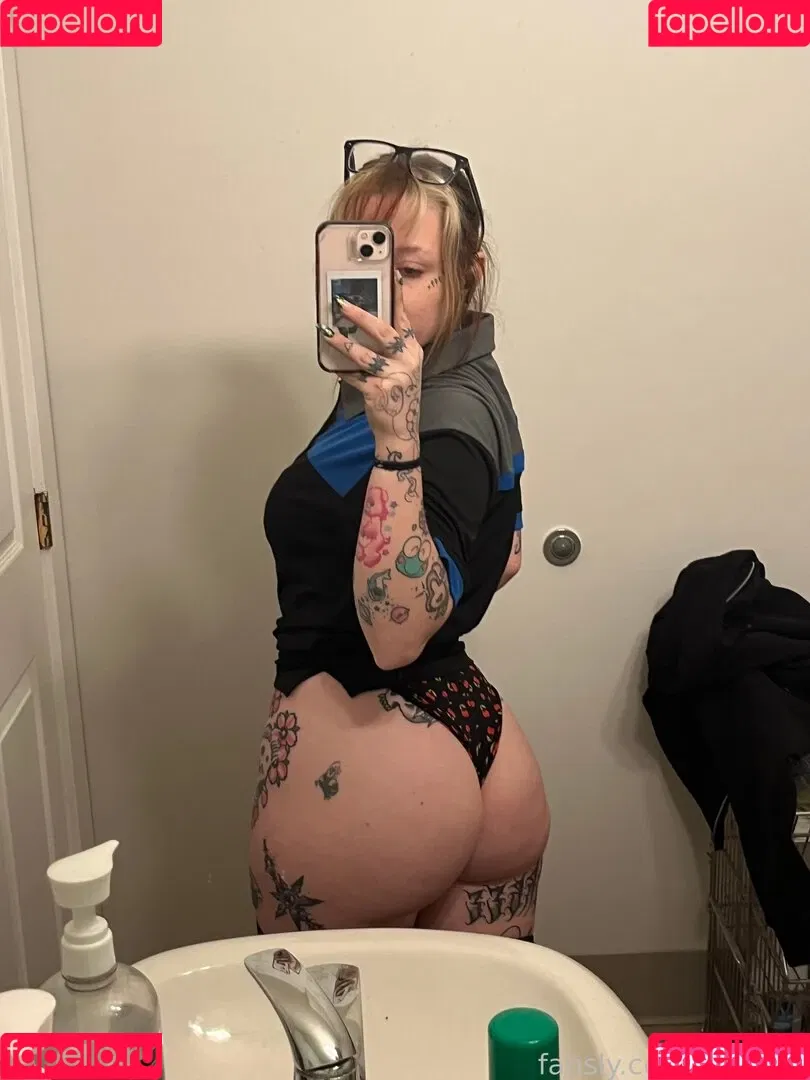 f_urbee / furbee._ / furbs0 Onlyfans Photo Gallery 