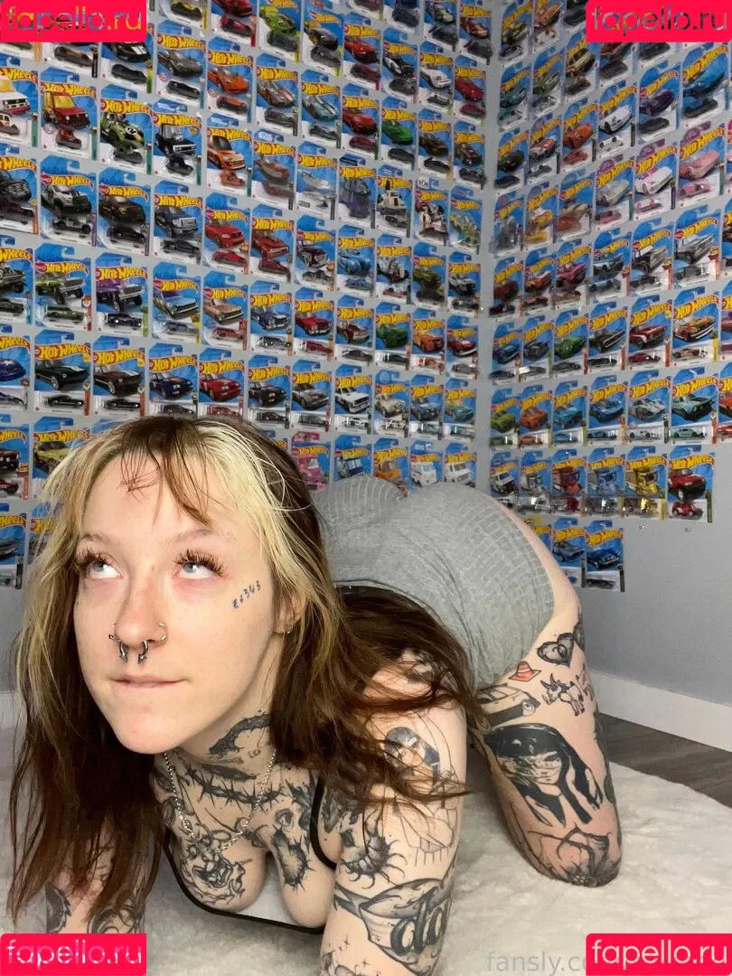f_urbee / furbee._ / furbs0 Onlyfans Photo Gallery 