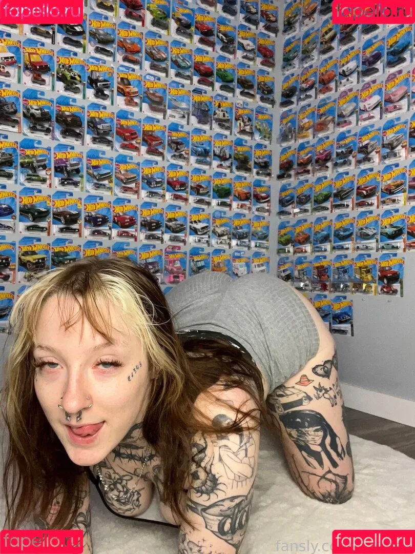 f_urbee / furbee._ / furbs0 Onlyfans Photo Gallery 