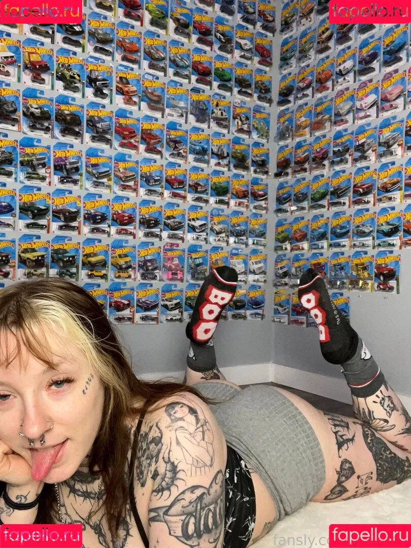 f_urbee / furbee._ / furbs0 Onlyfans Photo Gallery 