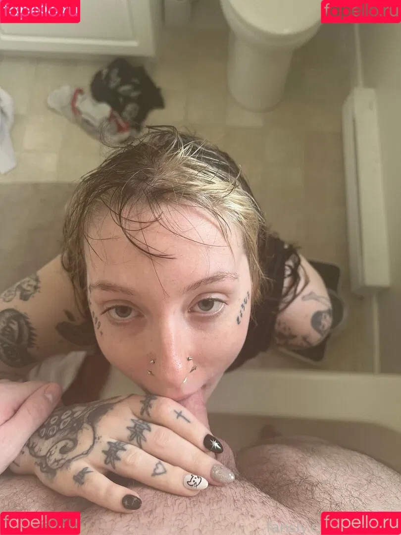 f_urbee / furbee._ / furbs0 Onlyfans Photo Gallery 