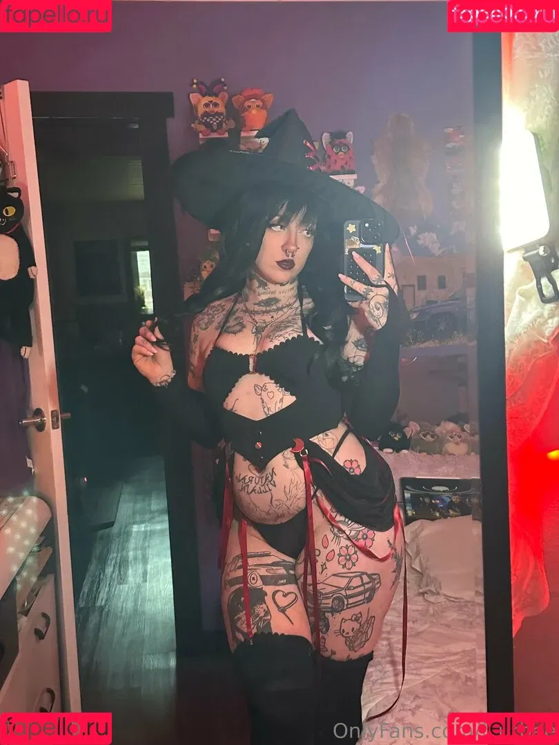 f_urbee / furbee._ / furbs0 Onlyfans Photo Gallery 