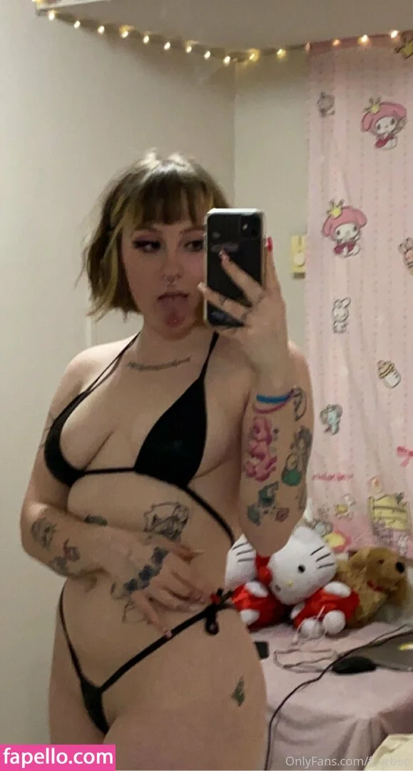 f_urbee / furbee._ / furbs0 Onlyfans Photo Gallery 