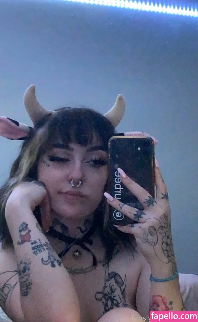 f_urbee / furbee._ / furbs0 Onlyfans Photo Gallery 