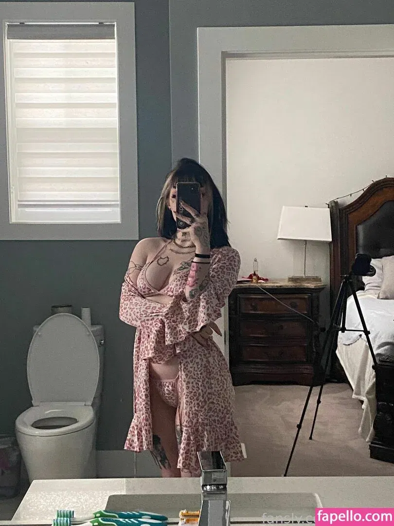 f_urbee / furbee._ / furbs0 Onlyfans Photo Gallery 