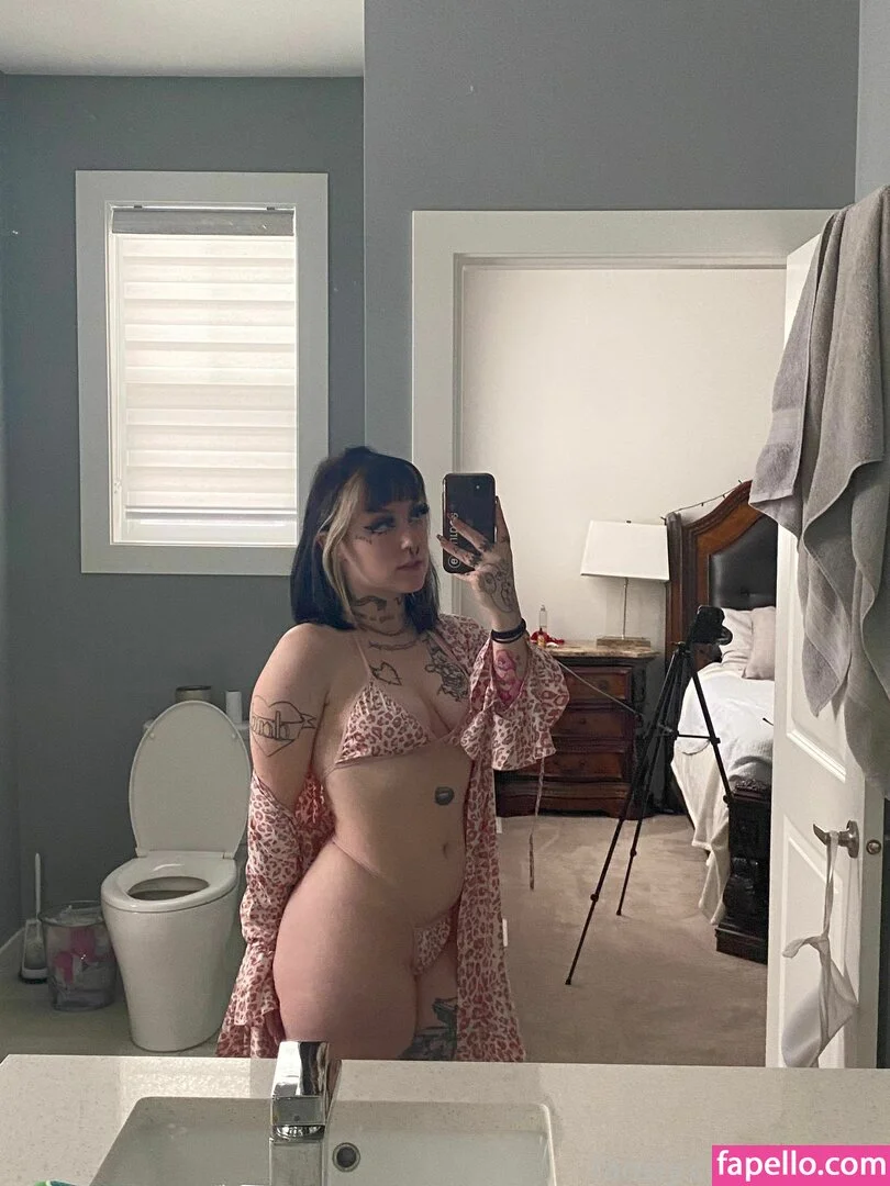 f_urbee / furbee._ / furbs0 Onlyfans Photo Gallery 