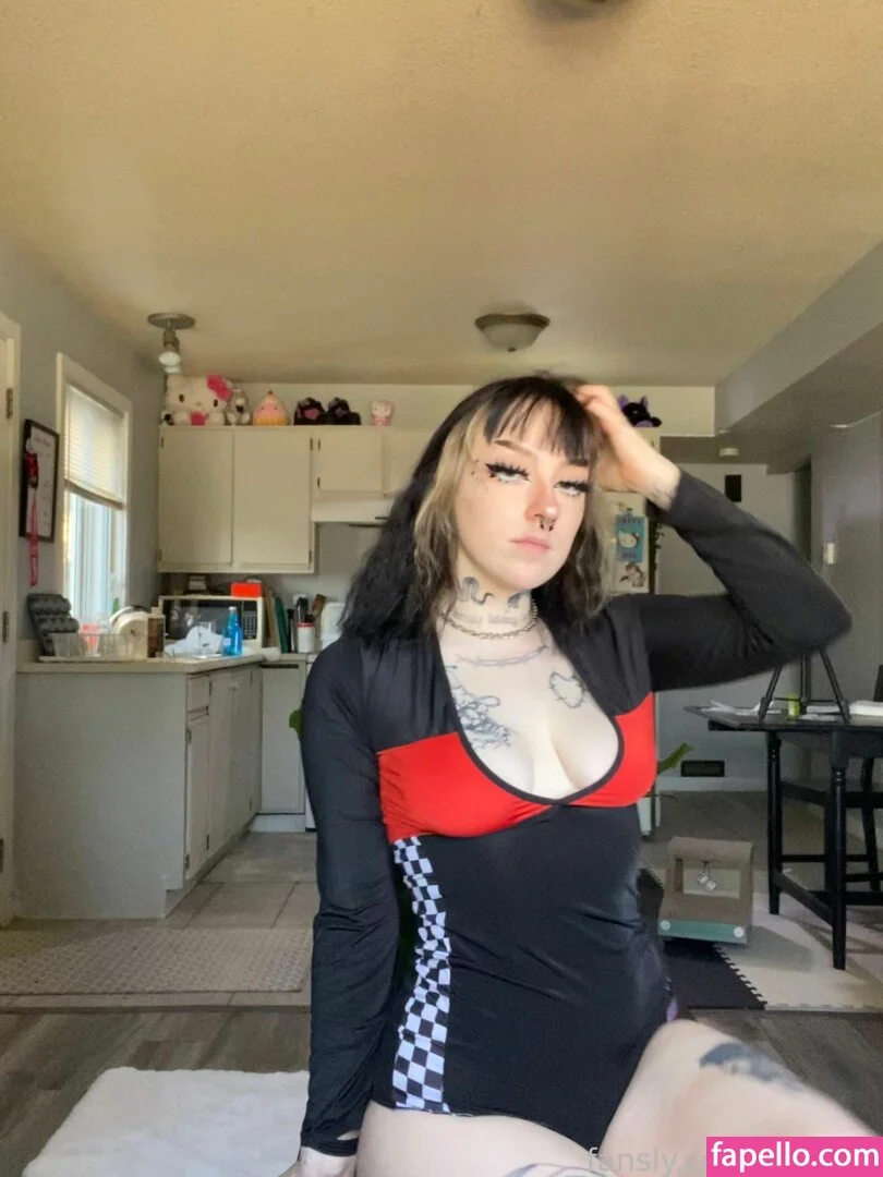 f_urbee / furbee._ / furbs0 Onlyfans Photo Gallery 