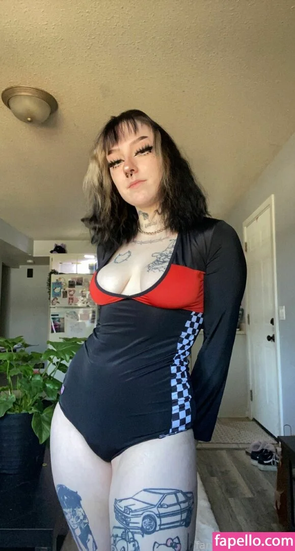 f_urbee / furbee._ / furbs0 Onlyfans Photo Gallery 