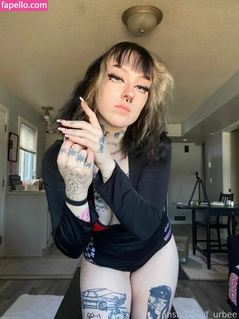 f_urbee / furbee._ / furbs0 Onlyfans Photo Gallery 