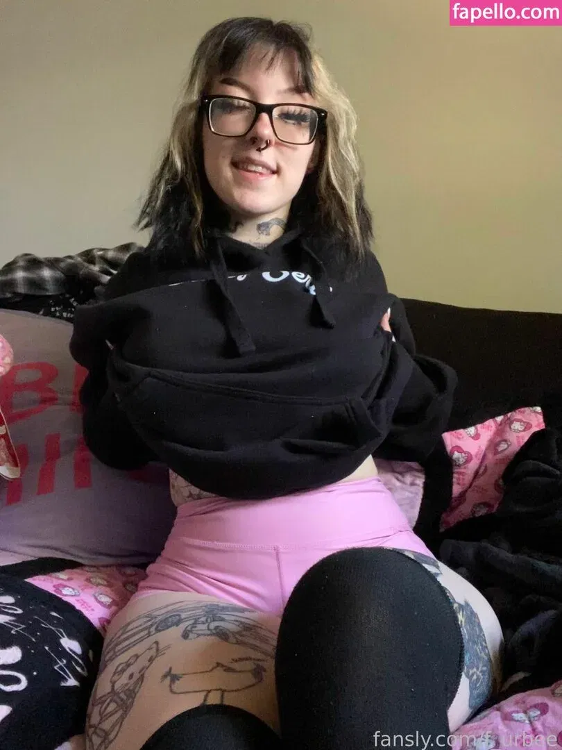 f_urbee / furbee._ / furbs0 Onlyfans Photo Gallery 