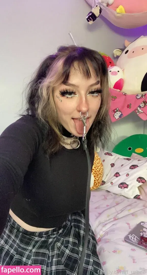 f_urbee / furbee._ / furbs0 Onlyfans Photo Gallery 