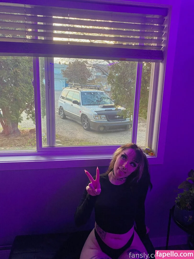 f_urbee / furbee._ / furbs0 Onlyfans Photo Gallery 