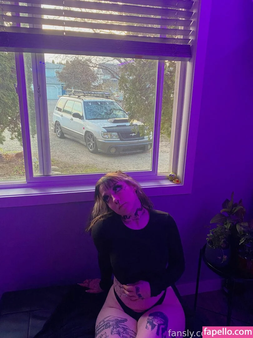 f_urbee / furbee._ / furbs0 Onlyfans Photo Gallery 