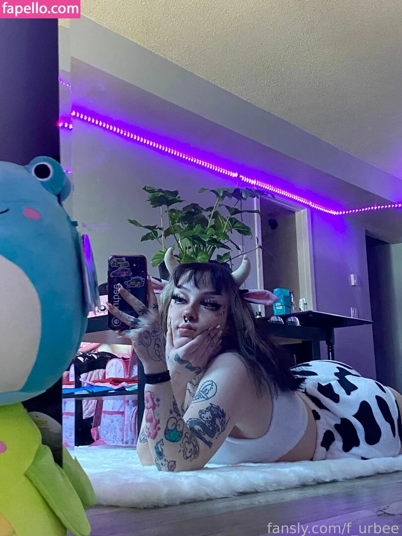 f_urbee / furbee._ / furbs0 Onlyfans Photo Gallery 