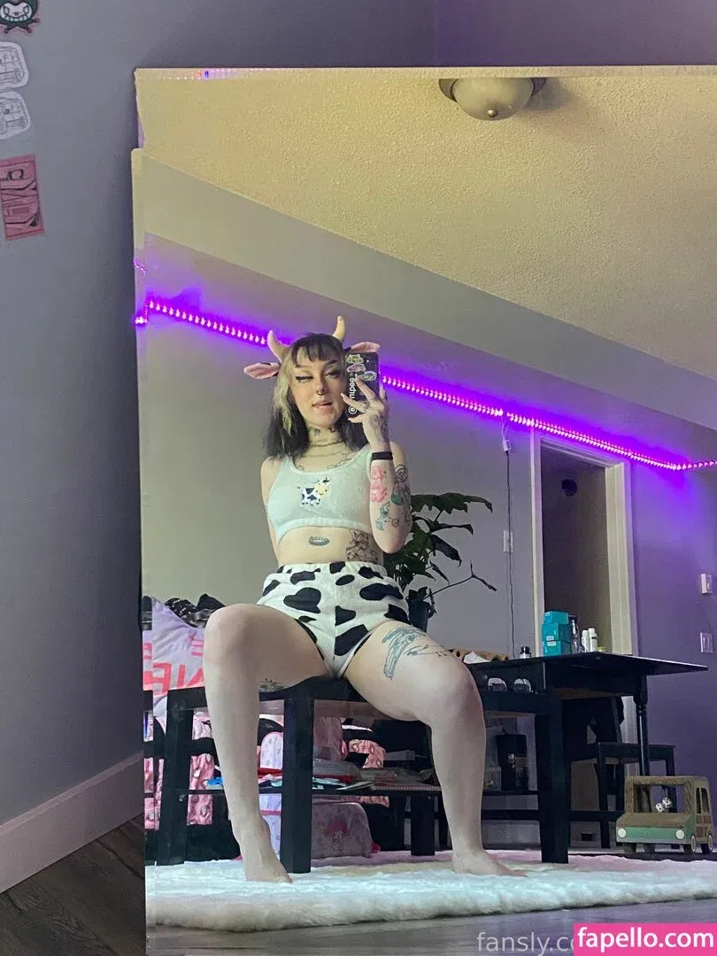 f_urbee / furbee._ / furbs0 Onlyfans Photo Gallery 