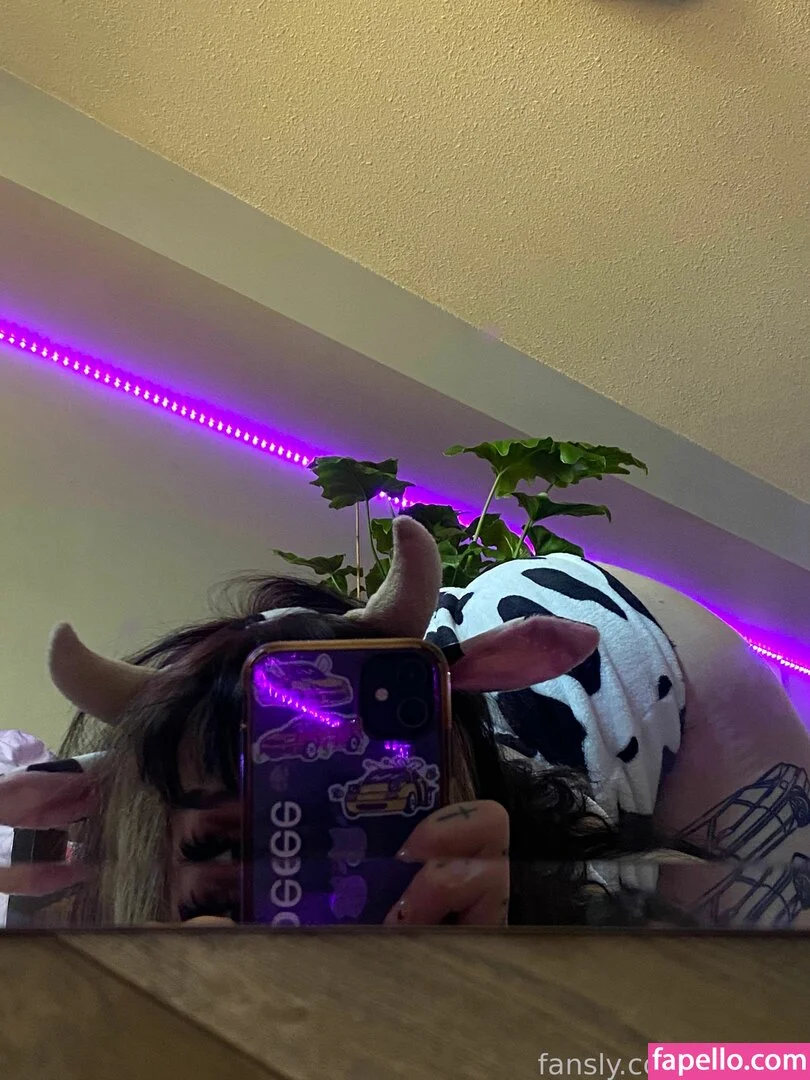 f_urbee / furbee._ / furbs0 Onlyfans Photo Gallery 