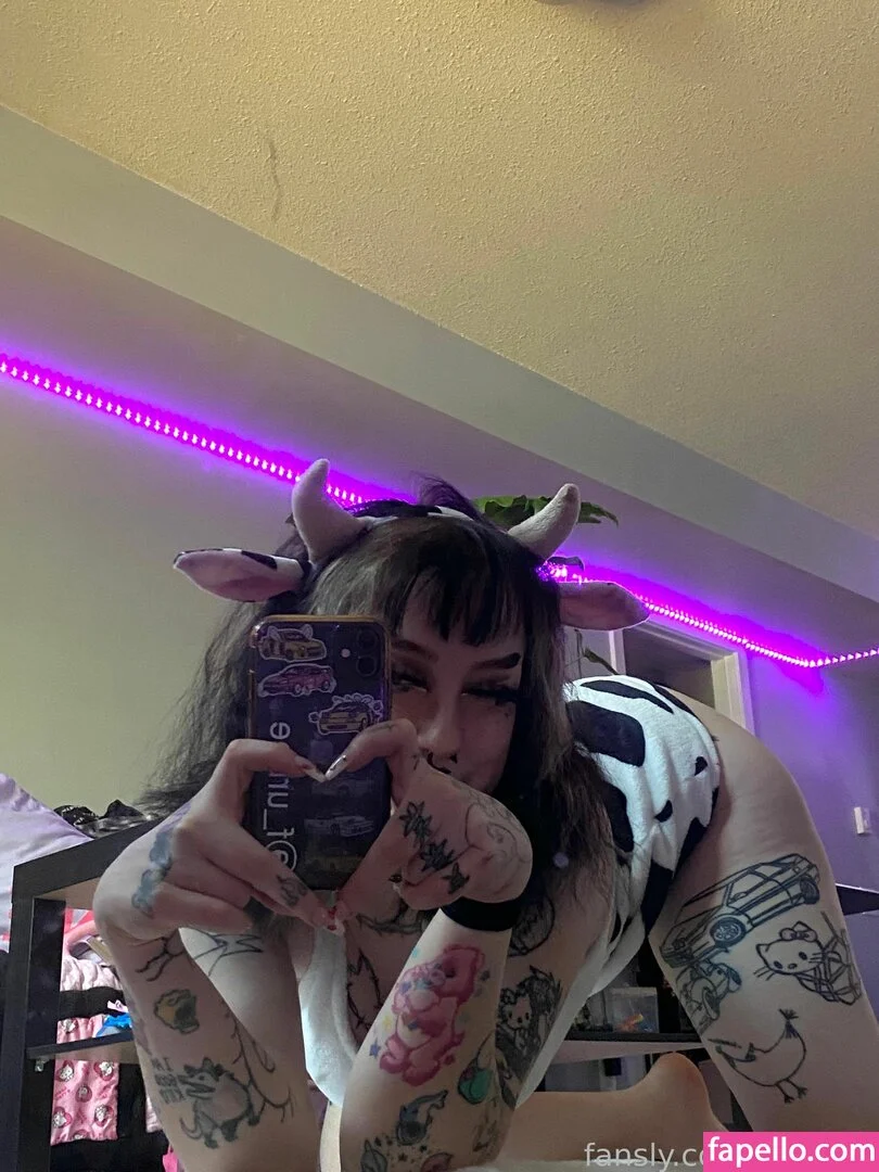 f_urbee / furbee._ / furbs0 Onlyfans Photo Gallery 