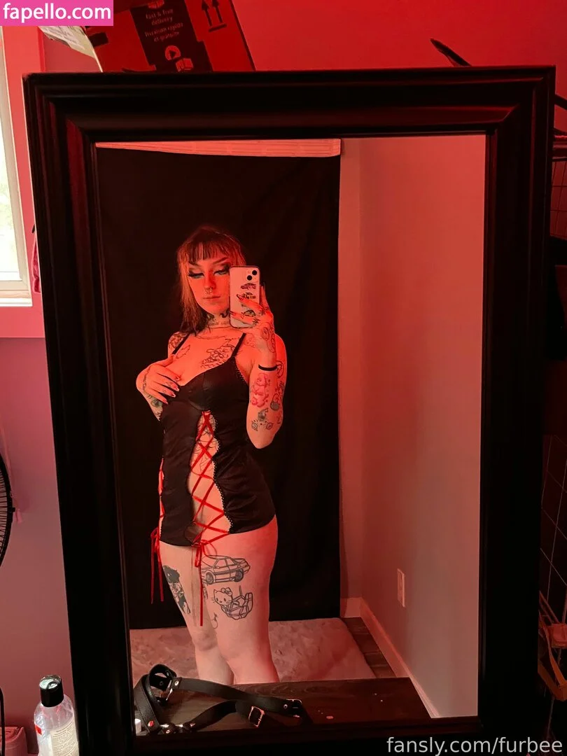 f_urbee / furbee._ / furbs0 Onlyfans Photo Gallery 