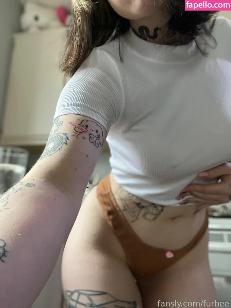 f_urbee / furbee._ / furbs0 Onlyfans Photo Gallery 