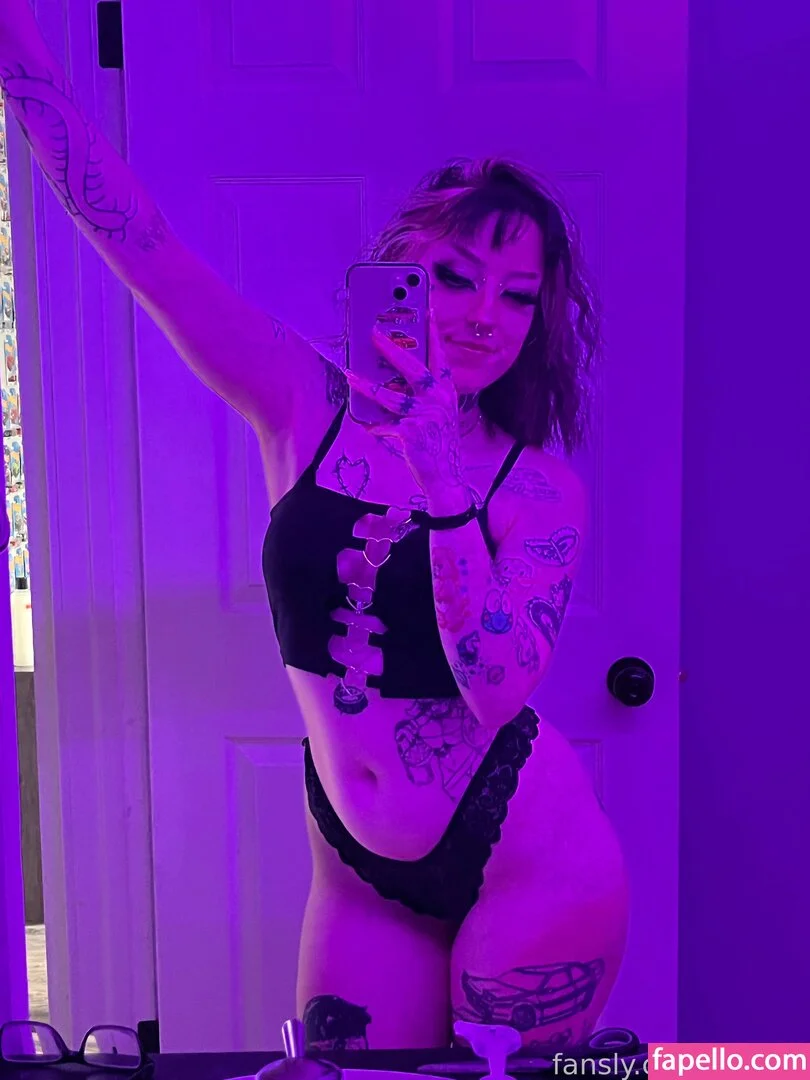 f_urbee / furbee._ / furbs0 Onlyfans Photo Gallery 