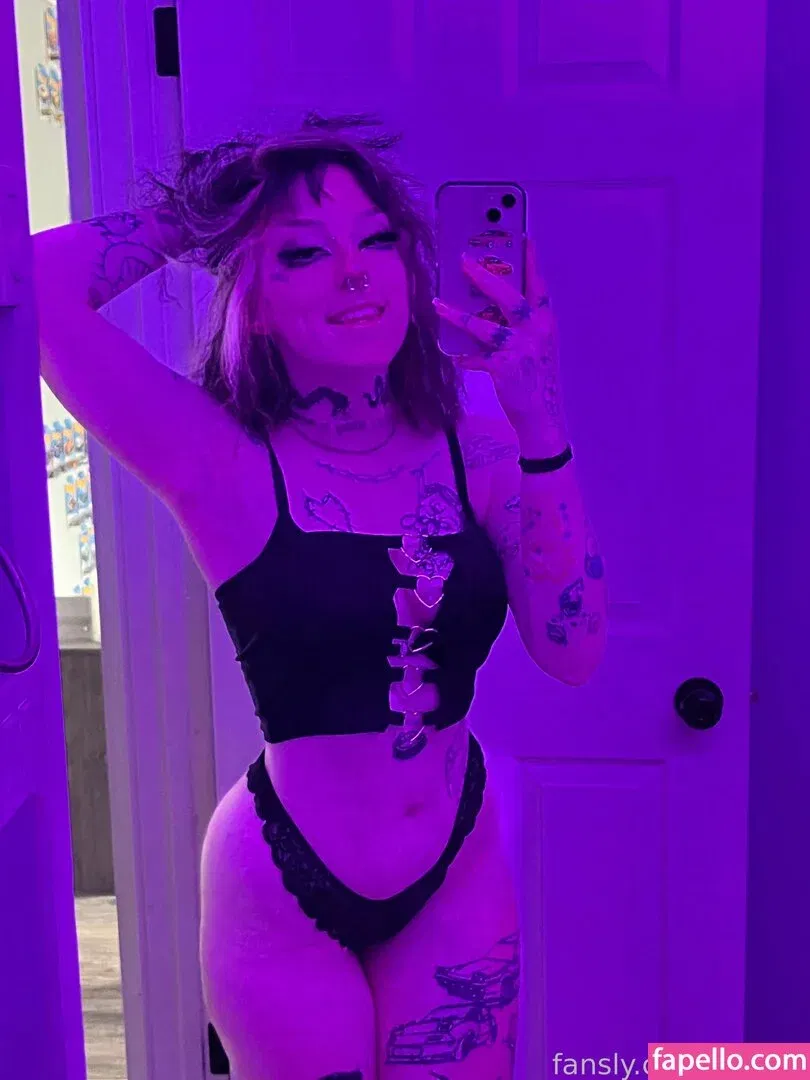 f_urbee / furbee._ / furbs0 Onlyfans Photo Gallery 