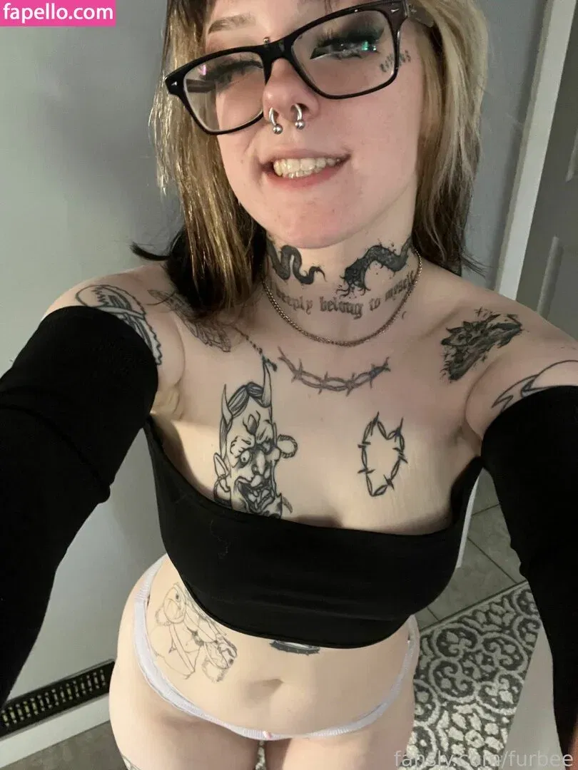 f_urbee / furbee._ / furbs0 Onlyfans Photo Gallery 