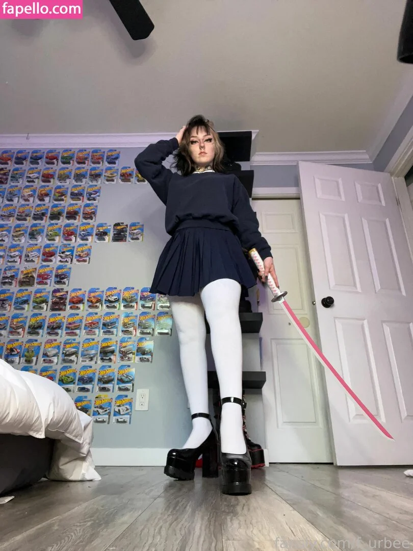 f_urbee / furbee._ / furbs0 Onlyfans Photo Gallery 